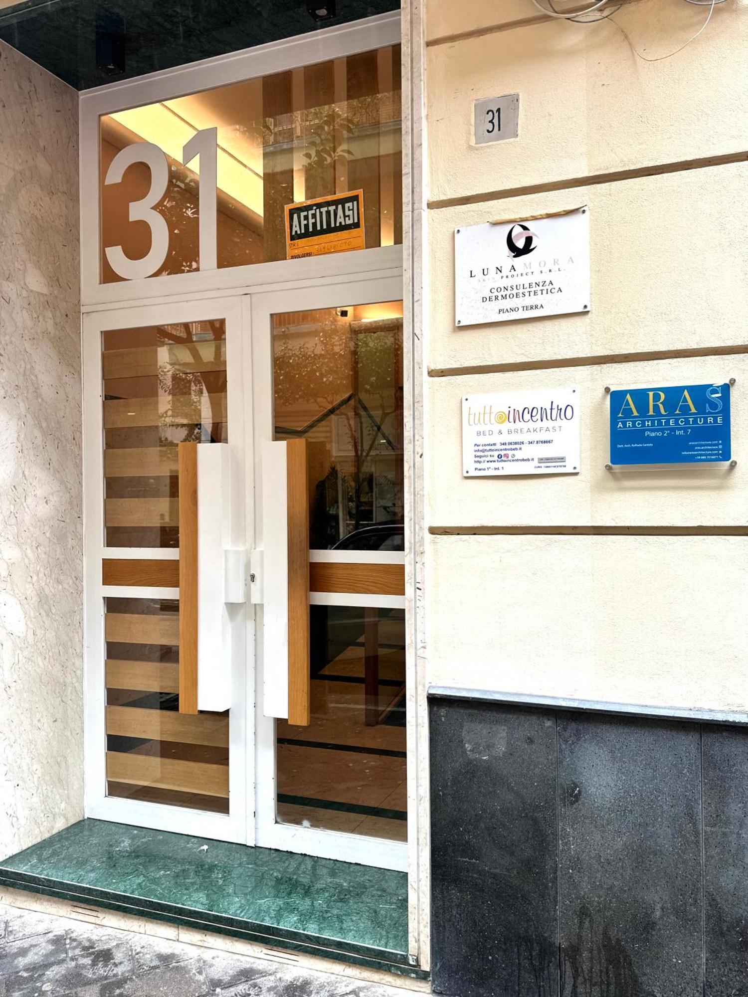 Bed and Breakfast Tuttoincentro Salerno Exteriér fotografie
